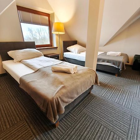 Route One - Restauracja & Pokoje Hotelowe Zgierz Extérieur photo