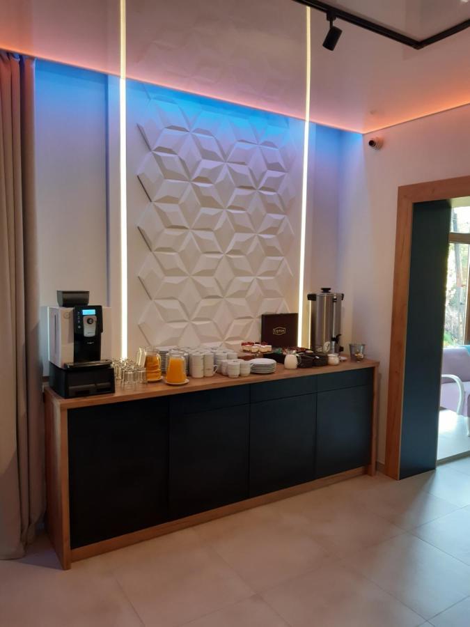 Route One - Restauracja & Pokoje Hotelowe Zgierz Extérieur photo